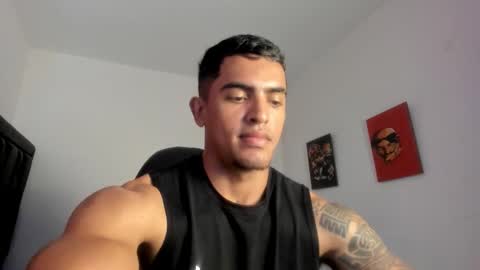 Snapshot of franco_ruiz_ chatting on 01-11-26, 04:34 franco online show from 01-11-26, 04:34