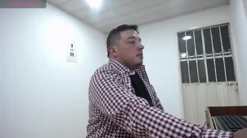 Juan online show from 04-25-26, 01:08