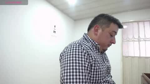 Snapshot of francoisroy chatting on 04-30-26, 09:19 Juan online show from 04-30-26, 09:19