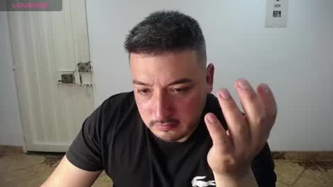 Snapshot of francoisroy chatting on 06-10-26, 01:50 Juan online show from 06-10-26, 01:50