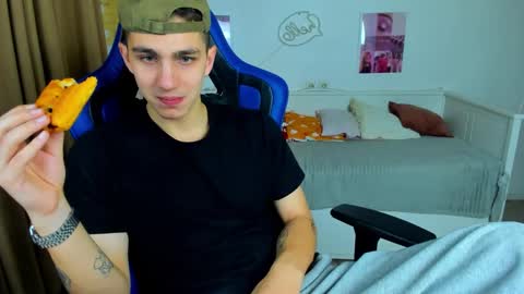 Frank online show from 10-28-25, 04:49