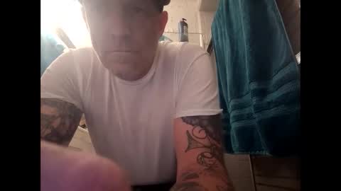 Snapshot of frankieblueeyes4u chatting on 04-14-26, 10:54 Famous Blue Eyes online show from 04-14-26, 10:54