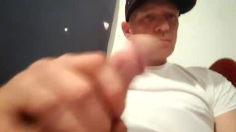 Snapshot of frankieblueeyes4u chatting on 04-26-26, 04:32 Famous Blue Eyes online show from 04-26-26, 04:32