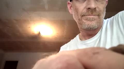 Famous Blue Eyes online show from 05-17-26, 11:12