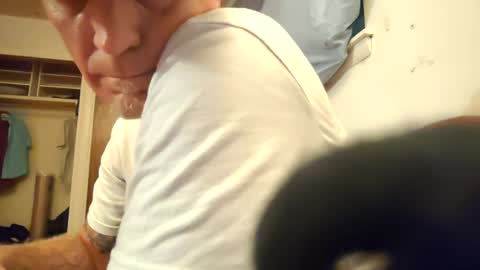 Famous Blue Eyes online show from 06-22-26, 08:22