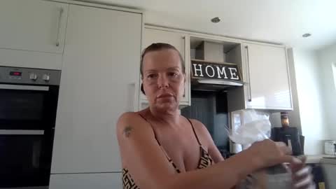 Snapshot of frankyessex chatting on 07-26-26, 12:12 frankyessex online show from 07-26-26, 12:12