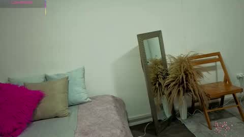 Fransheska online show from 03-12-26, 12:00