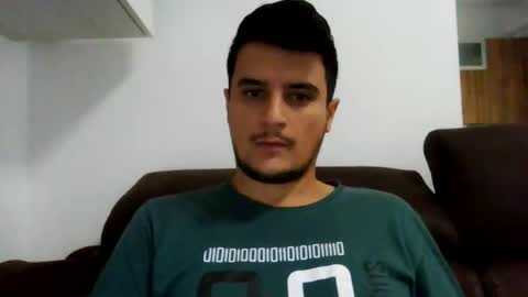 Snapshot of fraromeo2 chatting on 10-16-25, 08:37 fraromeo2 online show from 10-16-25, 08:37