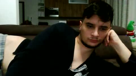 Snapshot of fraromeo2 chatting on 12-17-25, 07:36 fraromeo2 online show from 12-17-25, 07:36