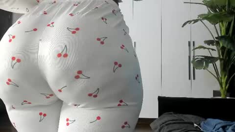 Sandra online show from 07-06-26, 07:16