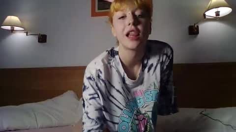 Snapshot of freakyginax chatting on 01-11-26, 03:17 Gina online show from 01-11-26, 03:17