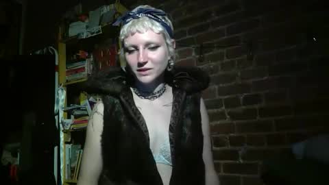 Lily Red online show from 05-05-26, 02:30