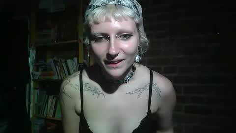 Lily Red online show from 05-06-26, 03:35