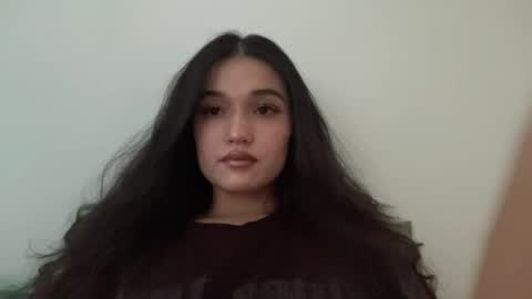 Mia online show from 06-05-26, 06:52