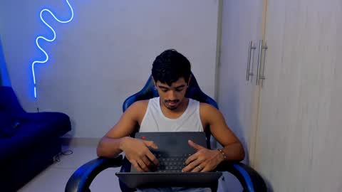 valeria online show from 04-12-26, 01:49