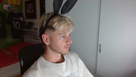 Frederick Perin online show from 10-31-25, 02:07