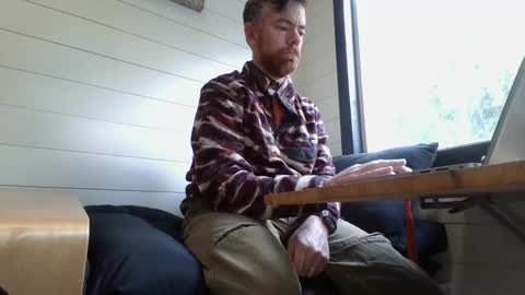 Freddy online show from 10-08-25, 04:15