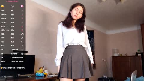 Mia online show from 11-15-25, 06:22