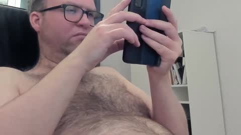 Snapshot of fredrik386959 chatting on 01-17-25, 04:04 Fredrik online show from 01-17-25, 04:04