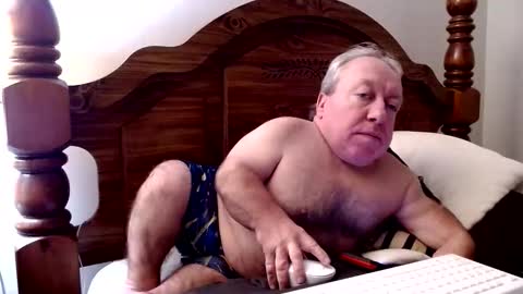 Cute Lil Man online show from 12-18-25, 08:31