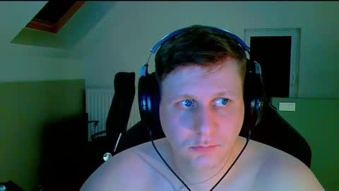 Snapshot of frenchfrieswithmayo chatting on 10-03-25, 06:38 French fries online show from 10-03-25, 06:38