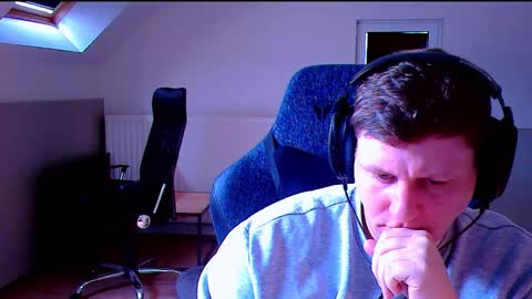 Snapshot of frenchfrieswithmayo chatting on 10-05-25, 12:36 French fries online show from 10-05-25, 12:36
