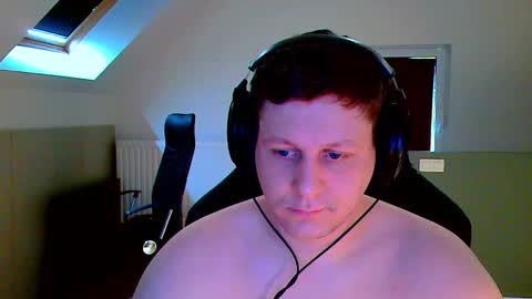 Snapshot of frenchfrieswithmayo chatting on 10-12-25, 01:54 French fries online show from 10-12-25, 01:54