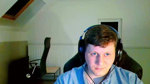 Snapshot of frenchfrieswithmayo chatting on 10-19-25, 05:57 French fries online show from 10-19-25, 05:57