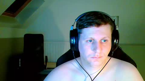 Snapshot of frenchfrieswithmayo chatting on 10-25-25, 07:30 French fries online show from 10-25-25, 07:30