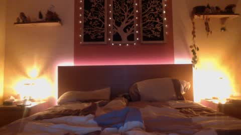 French Horny Bibs online show from 12-28-24, 08:36