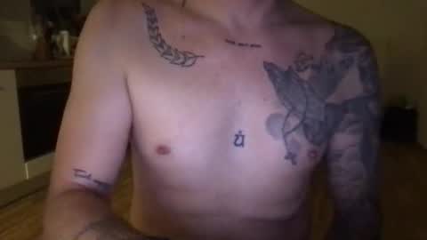Snapshot of freshguy28 chatting on 11-20-25, 01:39 Dorian online show from 11-20-25, 01:39