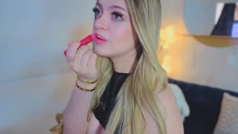 fresita_pink_ online show from 03-18-26, 09:40