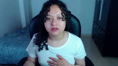 Snapshot of freud_x_louise1 chatting on 12-30-24, 06:09 Louise  online show from 12-30-24, 06:09