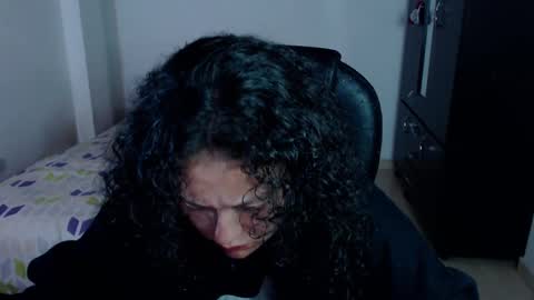 Snapshot of freud_x_louise1 chatting on 01-27-25, 04:09 Louise  online show from 01-27-25, 04:09