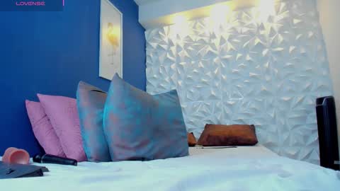 Freya online show from 11-09-25, 03:38