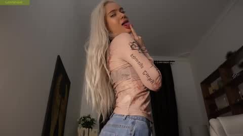 Freya online show from 04-23-26, 07:05