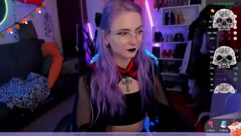 Snapshot of frida_fortune chatting on 10-29-25, 01:08 Frida A boost to fortune for the one who gives a thumbs up and a bonus lucky for those who support me by joining the fanclub online show from 10-29-25, 01:08