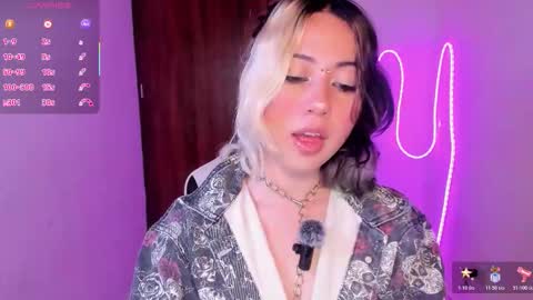 frida_lassi_ online show from 12-13-25, 09:42