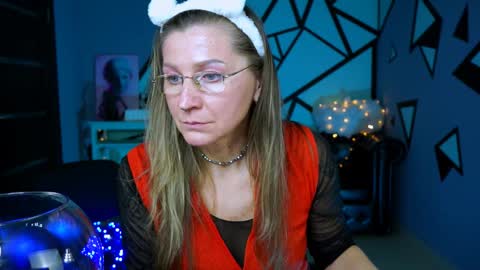 Snapshot of fridatander chatting on 12-26-24, 03:20 Frida Tander online show from 12-26-24, 03:20