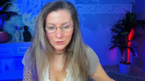 Snapshot of fridatander chatting on 02-03-25, 09:08 Frida Tander online show from 02-03-25, 09:08