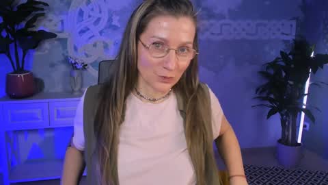 Snapshot of fridatander chatting on 02-07-25, 08:42 Frida Tander online show from 02-07-25, 08:42