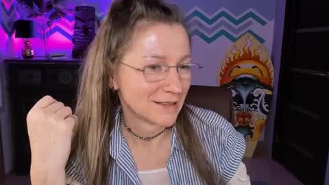 Snapshot of fridatander chatting on 03-03-25, 06:22 Frida Tander online show from 03-03-25, 06:22