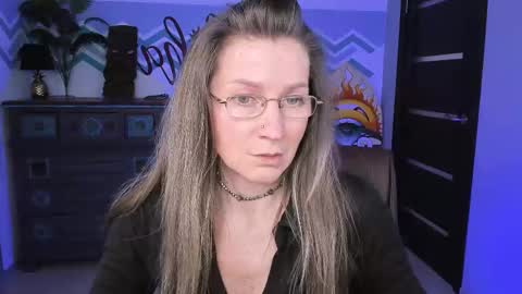 Snapshot of fridatander chatting on 03-08-25, 01:03 Frida Tander online show from 03-08-25, 01:03