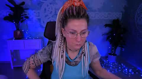 Frida Tander online show from 02-25-26, 05:06