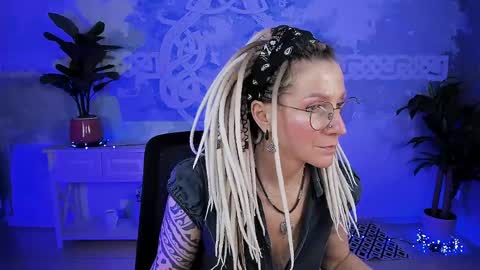 Frida Tander online show from 04-11-26, 07:45