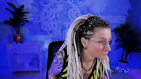 Frida Tander online show from 04-15-26, 05:25