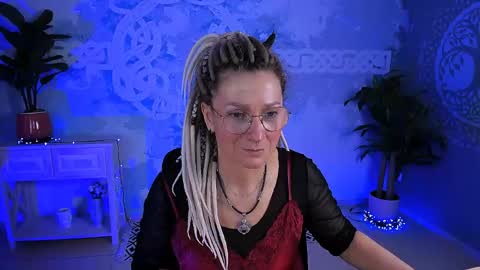 Snapshot of fridatander chatting on 05-05-26, 05:15 Frida Tander online show from 05-05-26, 05:15