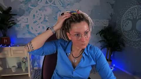 Snapshot of fridatander chatting on 05-15-26, 05:25 Frida Tander online show from 05-15-26, 05:25