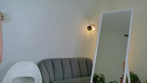 Snapshot of frie_moorr chatting on 07-13-26, 09:17 Frie online show from 07-13-26, 09:17