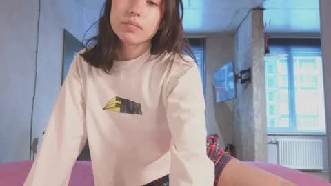 Snapshot of friend_foryou chatting on 02-12-25, 07:13 Lina online show from 02-12-25, 07:13